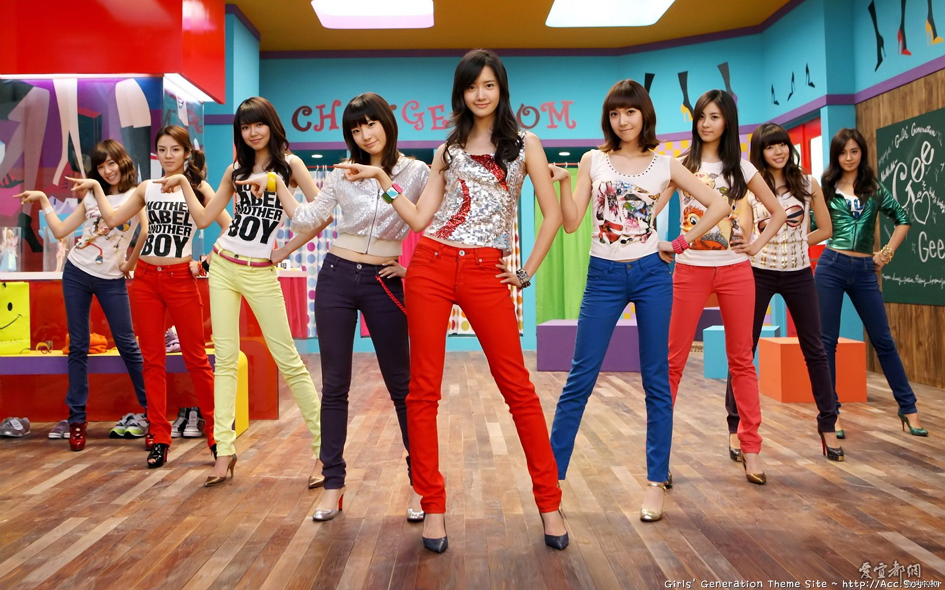 美女高清壁纸 <em>少女时代</em>专辑 - 贴贴图图 - 爱宜都