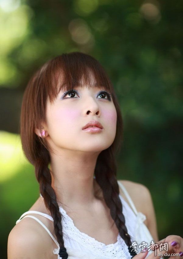 主题:校园般的<em>清纯美女图片</em>,扎上两小辫子,洁白